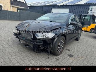 Coche accidentado Volkswagen Polo VI Life TSI DSG Discover Pro NAVI LED 2024/12