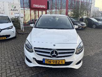 damaged passenger cars Mercedes B-klasse 220D 130KW 2018/10