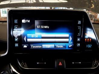 Toyota C-HR C-HR (X1,X5), SUV, 2016 1.8 16V Hybrid picture 19