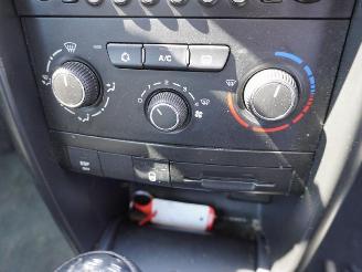 Peugeot 207 1.4 picture 6