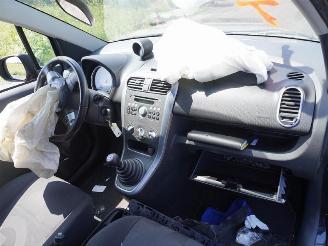 Opel Agila 1.0 12v picture 5