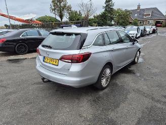 krockskadad bil auto Opel Astra 1.0 Turbo 12V (B10XFT(Euro 6)) 2016/11