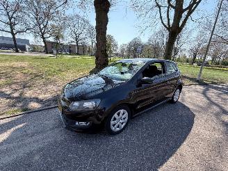 uszkodzony samochody osobowe Volkswagen Polo 55 kW (75 PK)  1199 cc. 2011/2