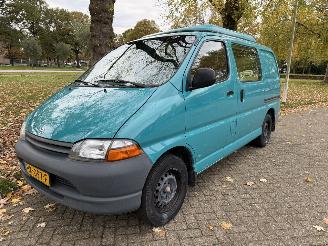 Vaurioauto  passenger cars Toyota Hi-Ace  1998/1