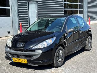 uszkodzony samochody osobowe Peugeot 206+ 1.1 Hatchback  Benzine 1.124cc 44kW (60pk) FWD 2011/3