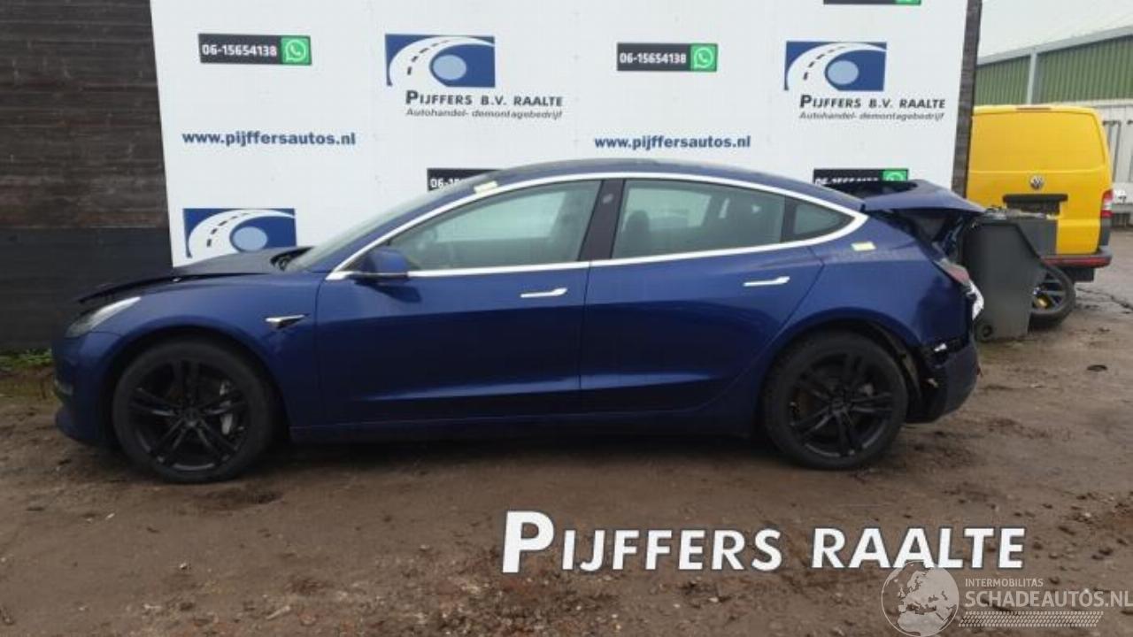 Tesla Model 3 Model 3, Sedan, 2017 Long Range AWD 75 kWh