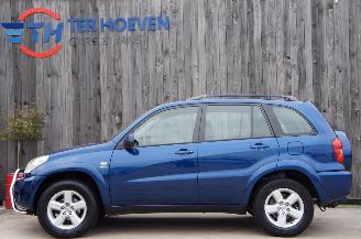 Unfallwagen Toyota Rav-4 2.0-16V VVT-i 4X4 Airco Cruise Trekhaak 110KW Euro 4 2004/9