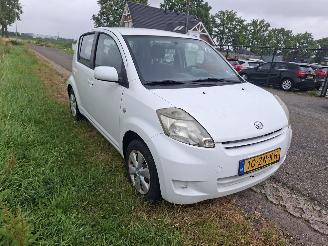 Daihatsu Sirion  picture 2