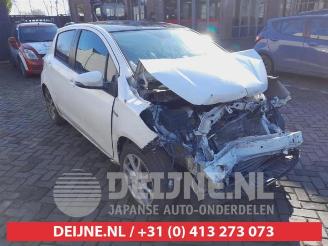Salvage car Toyota Yaris Yaris III (P13), Hatchback, 2010 / 2020 1.5 16V Hybrid 2013/7