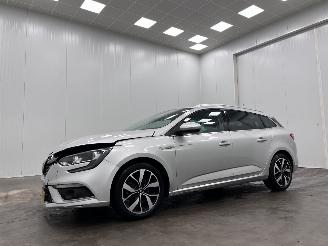 Coche accidentado Renault Mégane Estate 1.3 TCe Autom. Bose Navi Clima 2019/9