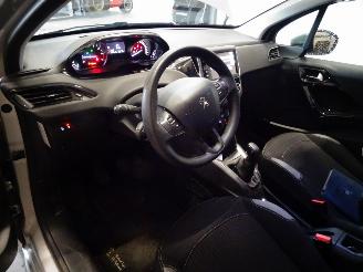 Peugeot 208 1.2 vti picture 6