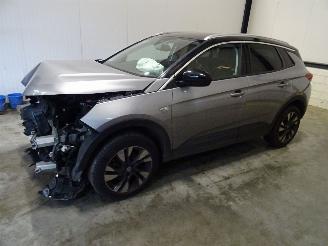 Salvage car Opel Grandland 1.2 TURBO 2018/11