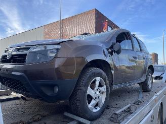 Salvage car Dacia Duster 1.6 16v Lauréate lpg 2012/1