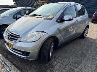 Vaurioauto  passenger cars Mercedes A-klasse  2010/6