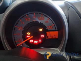 Coche siniestrado Peugeot 107 107, Hatchback, 2005 / 2014 1.0 12V 2009/2