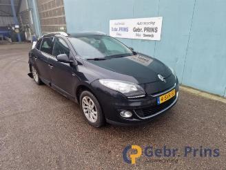 Vrakbiler auto Renault Mégane Megane III Grandtour (KZ), Combi 5-drs, 2008 / 2016 1.5 dCi 110 2014/3