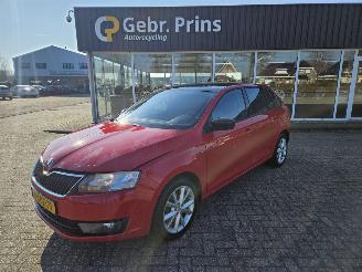 Voiture accidenté Skoda Rapid 1.2 TSI Combi/o  Benzine 1.197cc 63kW (86pk) FWD 2014/7