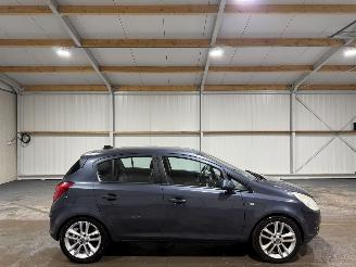 damaged passenger cars Opel Corsa 1.4-16V 66kW Cosmo 2008/4