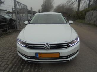 Auto incidentate Volkswagen Passat .2.0 BiTDI 4Motion Highline automaat 2015/9