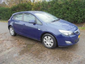 krockskadad bil auto Opel Astra ASTRA 1.7 CDTI BNS.ED 2012/2