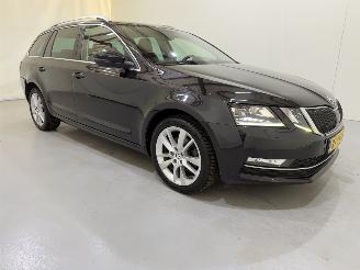 Vaurioauto  passenger cars Skoda Octavia Combi 1.0 TSI Style Business Automaat 2018/2