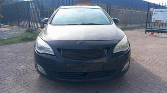 Opel Astra Astra J Sports Tourer (PD8/PE8/PF8), Combi, 2010 / 2015 1.7 CDTi 16V picture 2