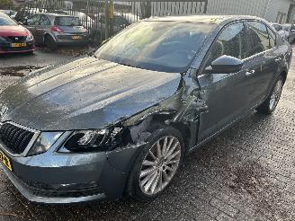 Damaged car Skoda Octavia Sedan 1.0 Ambition Automaat 2017/3