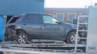 Mercedes ML ML I (163), SUV, 1998 / 2005 400 4.0 CDI V8 32V picture 4