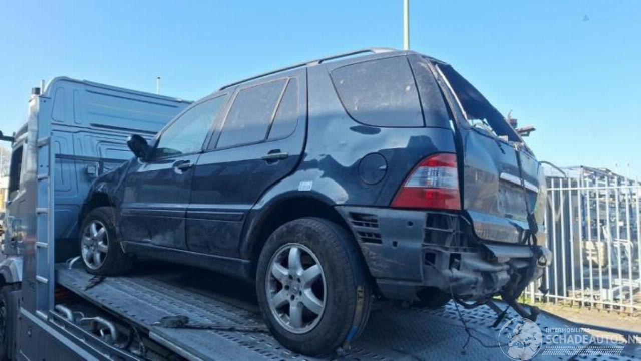 Mercedes ML ML I (163), SUV, 1998 / 2005 400 4.0 CDI V8 32V