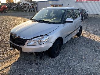 Autoverwertung Skoda Fabia 1.2 THP Zilver LA7W Onderdelen CGPB Motor 2012/6