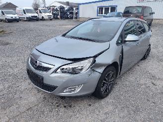 Sloopauto Opel Astra J 1.7 CDTI Grijs Z179 Onderdelen A17DTC Motor 2012/3