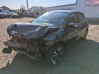 Coche siniestrado Nissan Pulsar 1.2 2017/6