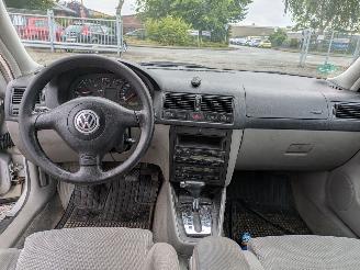 Volkswagen Golf 1.6 picture 11