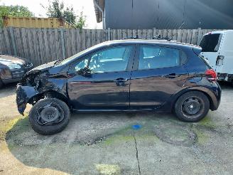 Uttjänta bilar auto Peugeot 208  2017/8