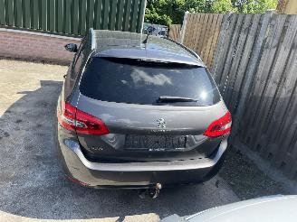 Peugeot 308 1.2 puretech picture 4