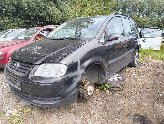 demontáž osobní automobily Volkswagen Touran 1.6 16V FSI 2004/4