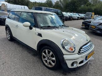 damaged passenger cars Mini Mini Clubman 1.6 Cooper Pepper 2009/9