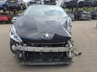 Coche siniestrado Peugeot 208 208 I (CA/CC/CK/CL), Hatchback, 2012 / 2019 1.2 Vti 12V PureTech 82 2015/10