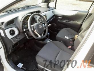 Toyota Yaris Yaris III (P13), Hatchback, 2010 / 2020 1.5 16V Hybrid picture 6