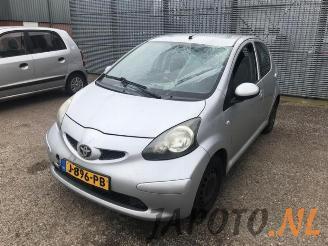 Salvage car Toyota Aygo Aygo (B10), Hatchback, 2005 / 2014 1.0 12V VVT-i 2006/1