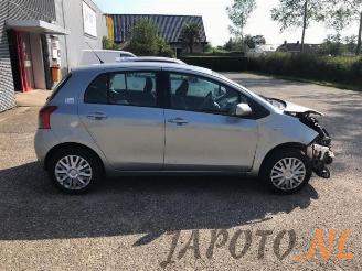 Toyota Yaris Yaris II (P9), Hatchback, 2005 / 2014 1.3 16V VVT-i picture 6