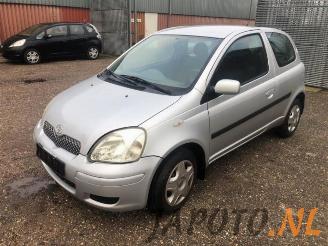 Vrakbiler auto Toyota Yaris Yaris (P1), Hatchback, 1999 / 2005 1.3 16V VVT-i 2003/4