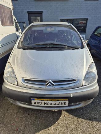 demontáž osobní automobily Citroën Xsara-picasso (CH) MPV 2.0 16V (EW10J4(RFN)) [100kW] 2003/1