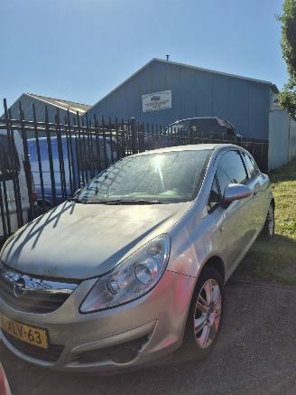 Coche siniestrado Opel Corsa D Hatchback 1.2 16V (Z12XEP(Euro 4)) [59kW] 5-BAK 2009/1
