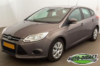 Coche accidentado Ford Focus 1.0 Airco Navi EcoBoost Lease Trend 2012/6