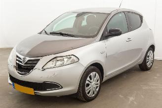 uszkodzony samochody osobowe Lancia Ypsilon 0.9 TwinAir Automaat 127.914 km Airco Gold 2013/11