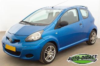 Vaurioauto  passenger cars Toyota Aygo 1.0-12V Cool Airco 2011/1