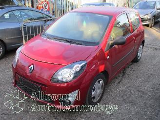 Salvage car Renault Twingo Twingo II (CN) Hatchback 3-drs 1.2 16V (D4F-772(D4F-J7)) [56kW]  (03-2=
007/09-2014) 2010