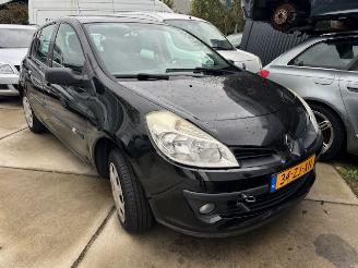  Renault Clio 1.2 i NV676 2008/5