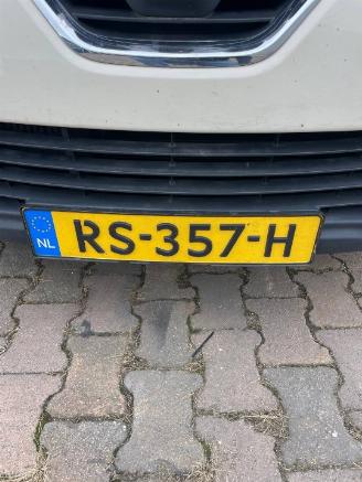 Gebrauchtwagen PKW Renault Captur Captur (2R) SUV 0.9 Energy TCE 12V (H4B-400(H4B-A4)) [66kW]  (06-2013/=
=2E..) 1980